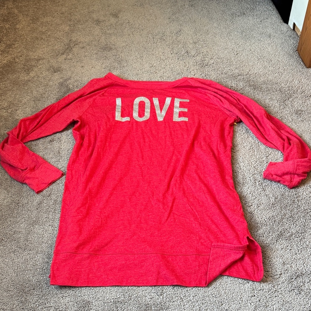 Victoria's Secret Long Sleeve Sleep Shirt Size M Red LOVE Glitter Nightshirt